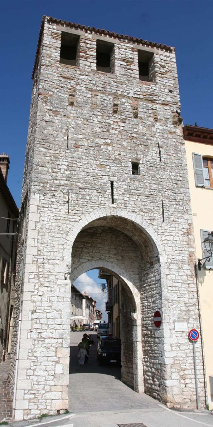 Porta Medioevale - Fossato di Vico